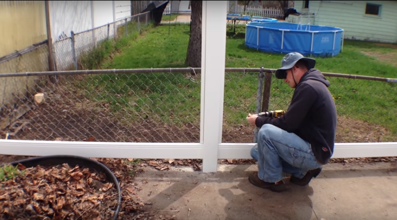 Tips for making your fence appear level
